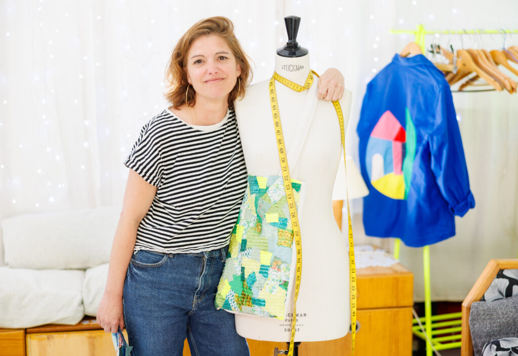 Séverine Foligné est la couturière professionnelle qui porte le projet Toulouse Espace Couture (TEC). ©ToulouseEspaceCouture_S1R11_Récit en Série
